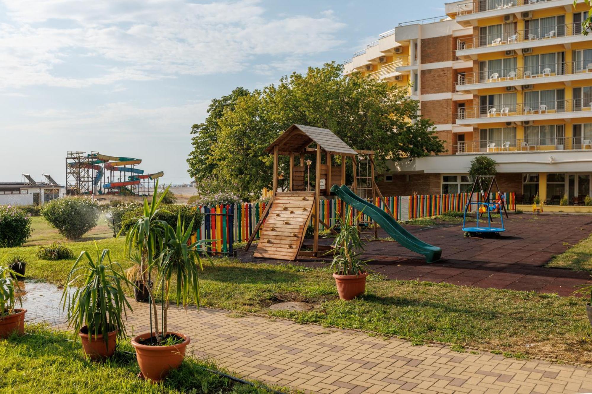 Hotel Comandor Мамая Экстерьер фото